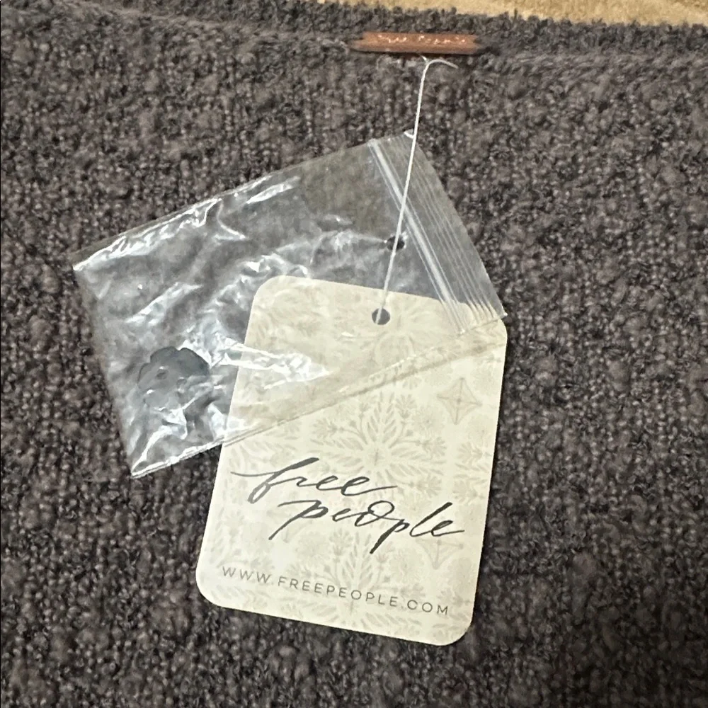 NWT Free People Charcoal Gray Textured V-Neck Button Cardigan small - Picture 5 of 9